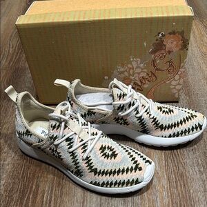 Gypsy Jazz Women's Patterned Sneakers - Pink, Grey & Gold